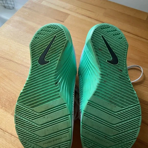 Nike Metcon 6 in Mint / Lavender / White | Used | Size 6 - Picture 8 of 10